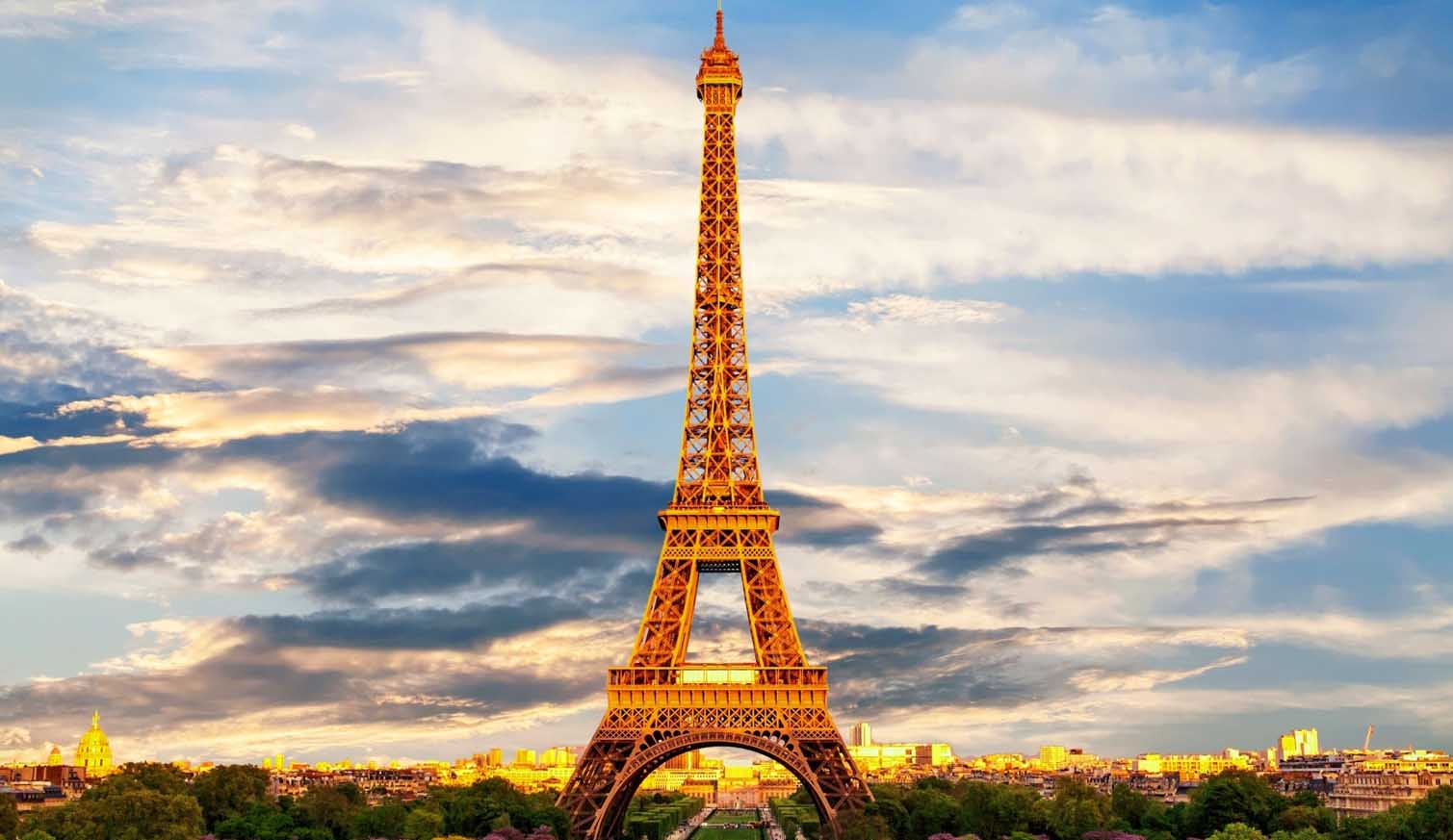 Paris Travel Guide